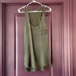 BB Dakota forest green tank top